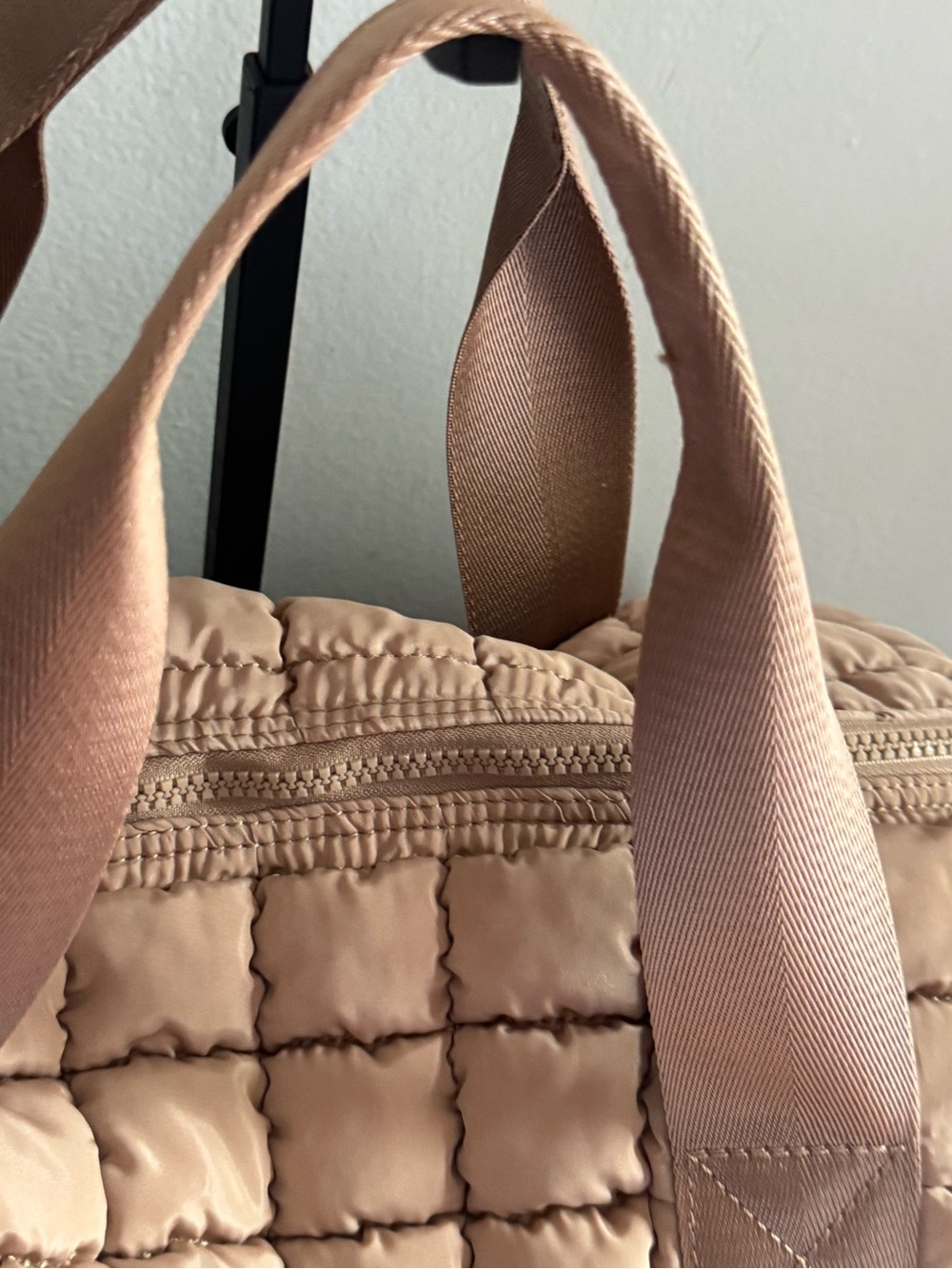 Free People Quilted Puffer Duffel Bag in Blush Like New - Picture 9 of 11